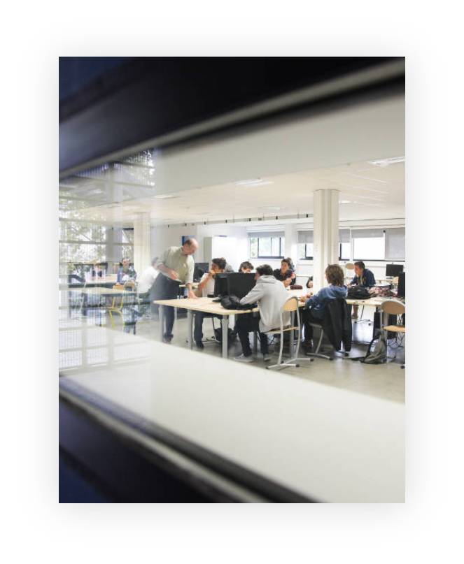 De l'école pratique de commerce et de l'industrie au lycée Gustave Eiffel (1930-2008)